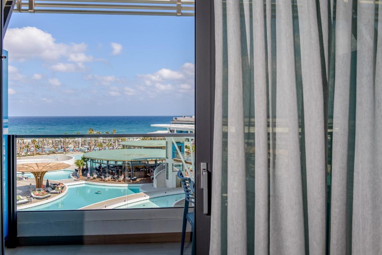 Superior Exclusive Pool or Sea View