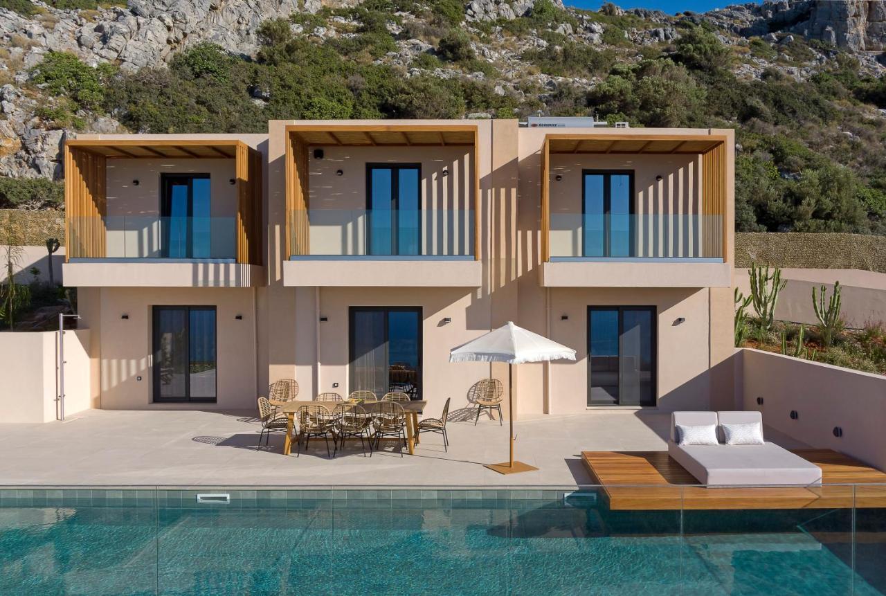 Villa mit 4 Schlafzimmern, eigenem Pool und Meerblick