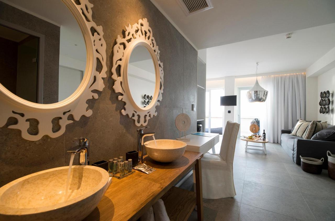 Suite with Sea View - Private Pool