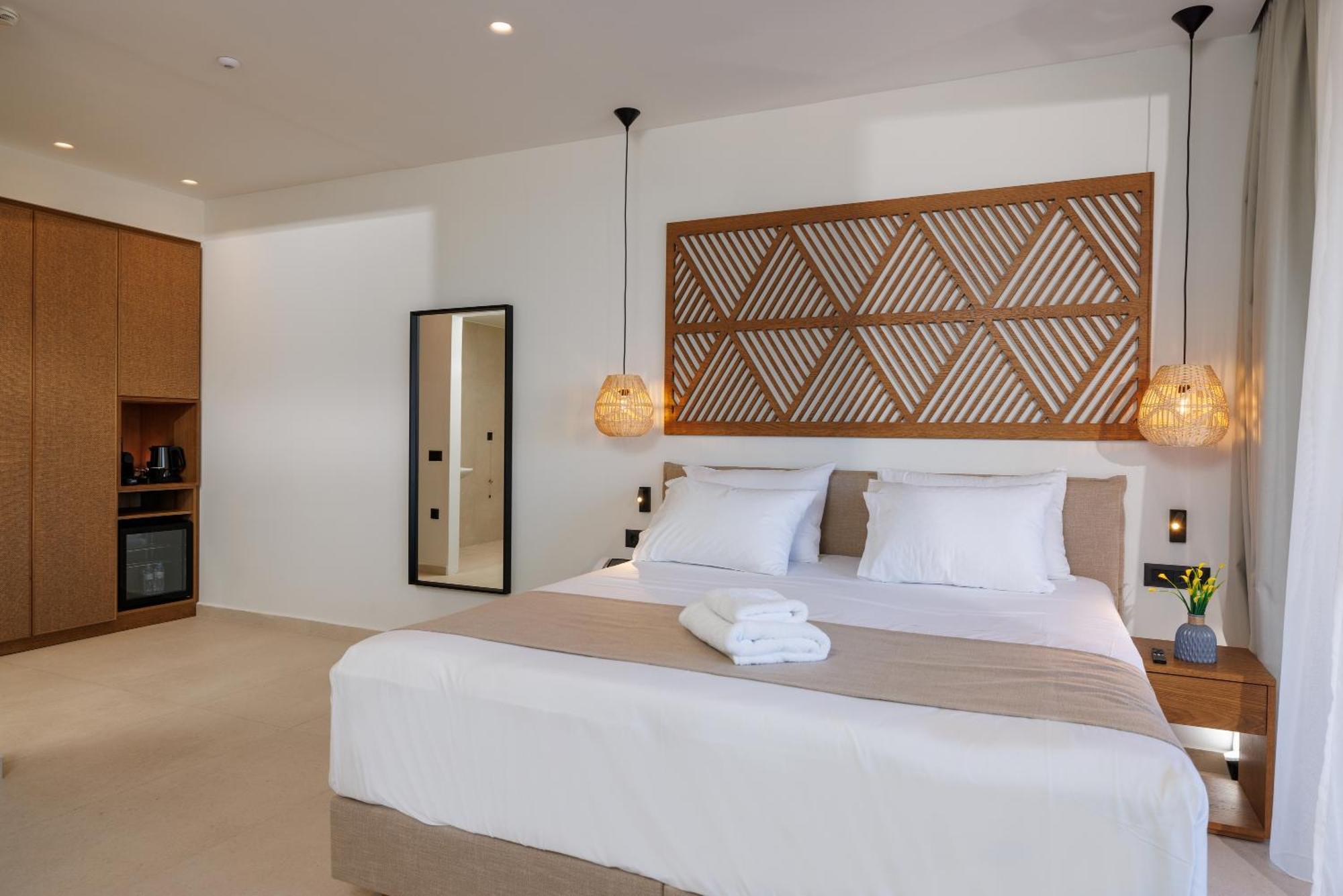 Deluxe Mini Suite with Private Heated Pool
