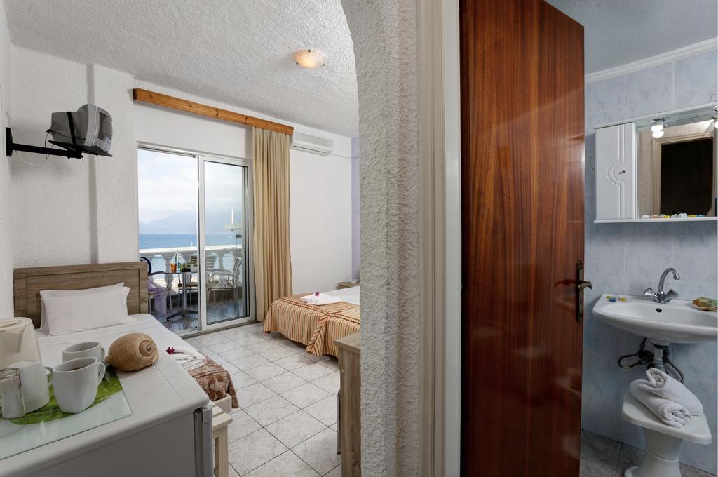 Triple Room with Sea View