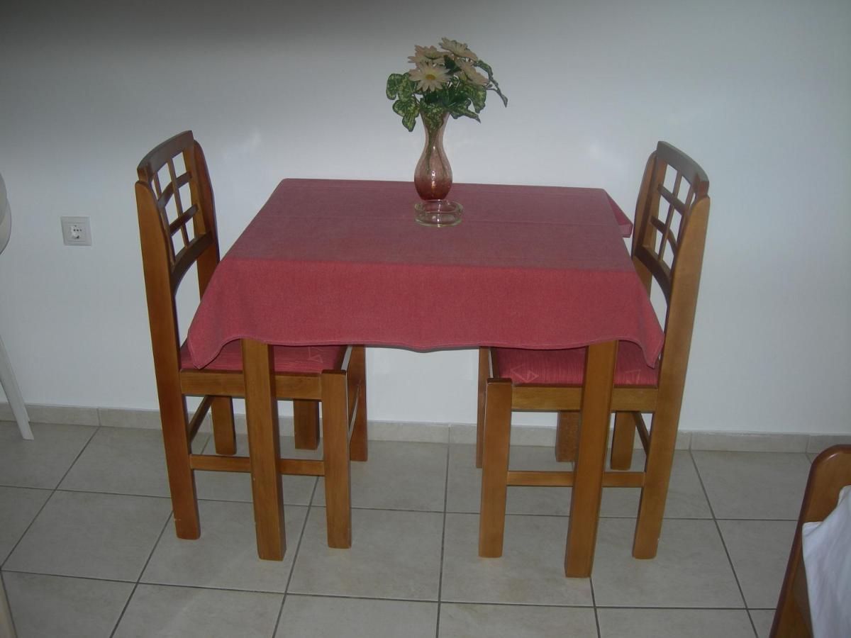 Studio (3 Adults)