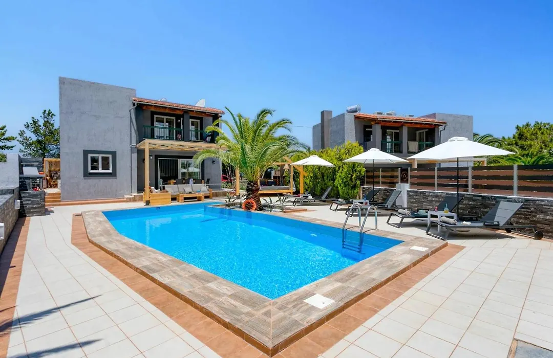 Villa Alpha By Villa Plus-1
