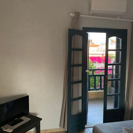 Christou Apts Orpheus 07-3