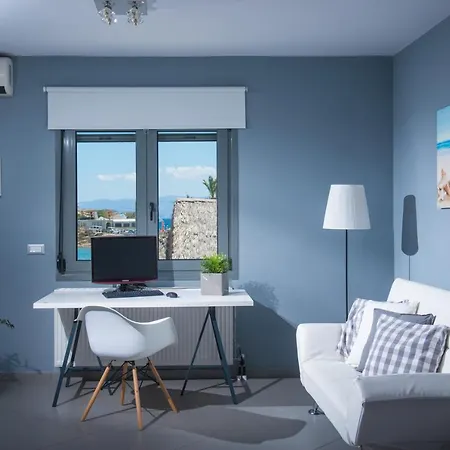Coast Suite-Luxury Central Beach House-2
