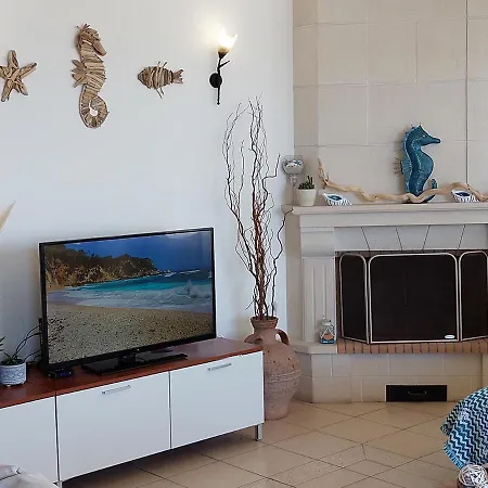 Amazing Beachfront Apartment In Hersonissos-2