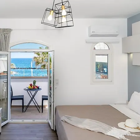 Renata Mare Beachside Studios-2