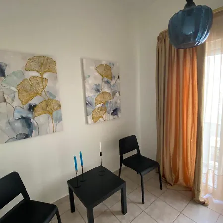 Emma'S Luxury Apartment-3