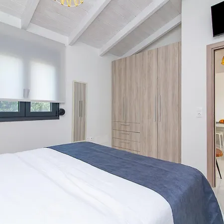 Joy Superior Apartment Sea View-3