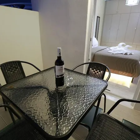Annas Luxury Apartment-2