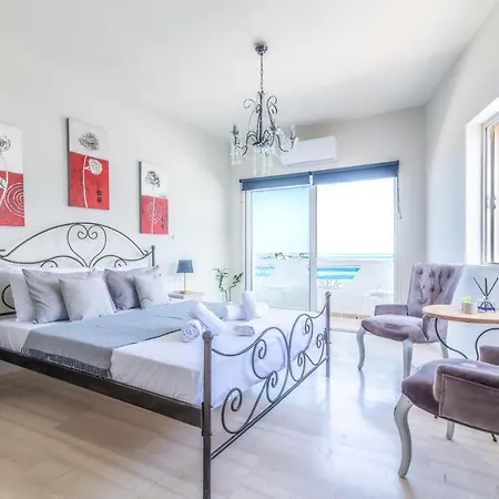 Seaside Apartment With View In The Heart Of City-3