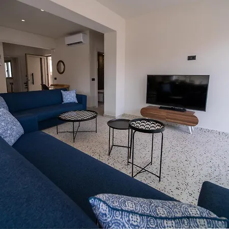 City House - Hersonissos Center - Sleeps 8-3