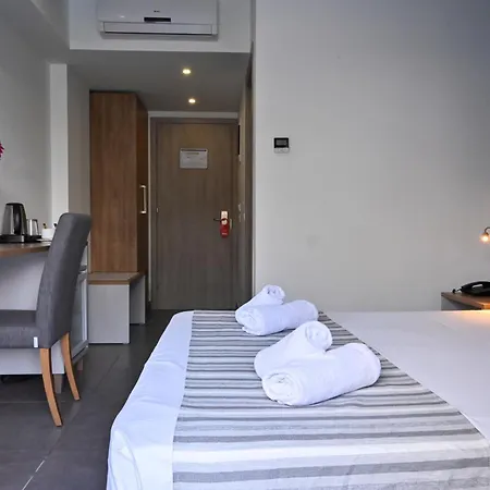 Pollis Hotel-2