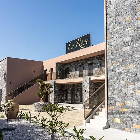 La Reve Luxury Apartments With Private Jacuzzi-2