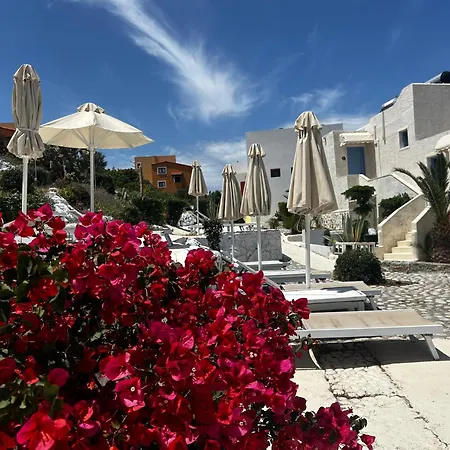 3 Bedroom House - Sleeps 15 - Pool Garden Wifi-2