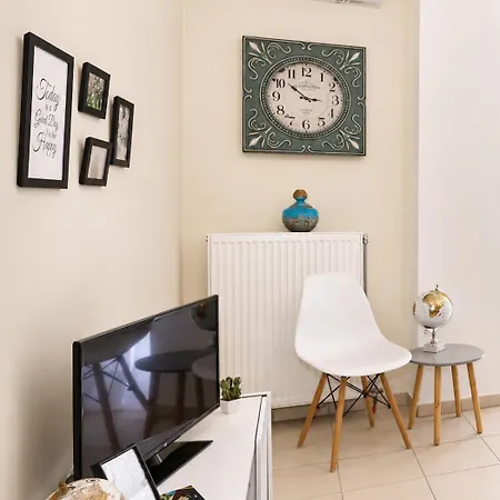 Cozy Central Apartment A Few Steps From The Beach-2