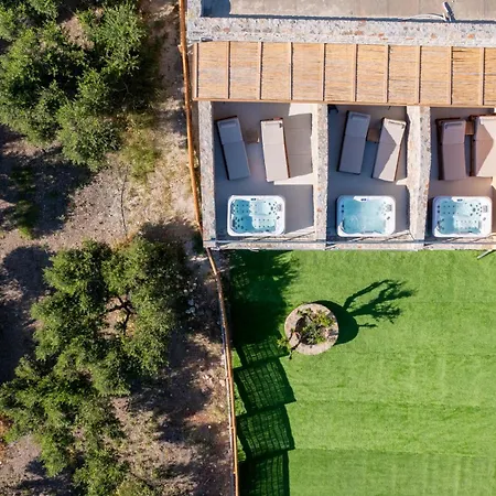 Deos Luxury Suites - Adults Only-3