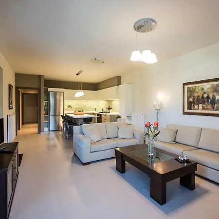 Blue Aura Family Apartment-2